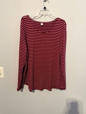 Women’s Striped Long-Sleeve Scoop Neck Top - Burgundy/White